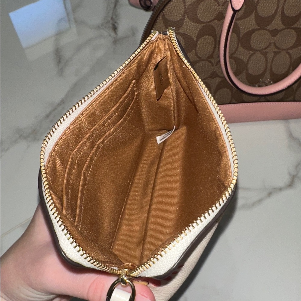 4 Coach Items Bundle - image 3